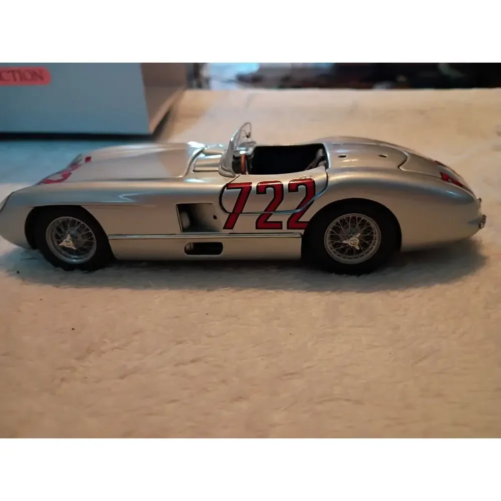 Mercedes Benz 300 SLR Stirling Moss 1955 Paul's Model Art 1:24 Diecast Very Rare